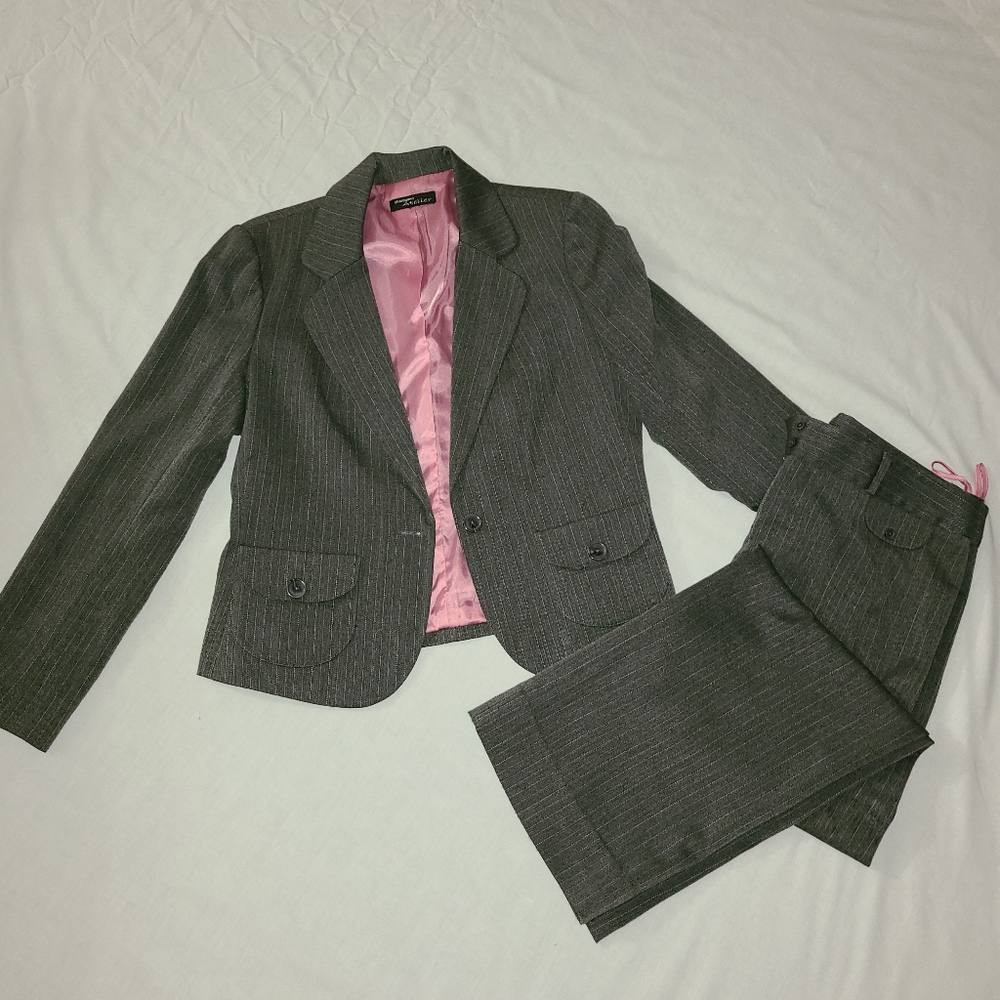🌸 Pants Suit Grey Pinstripe
